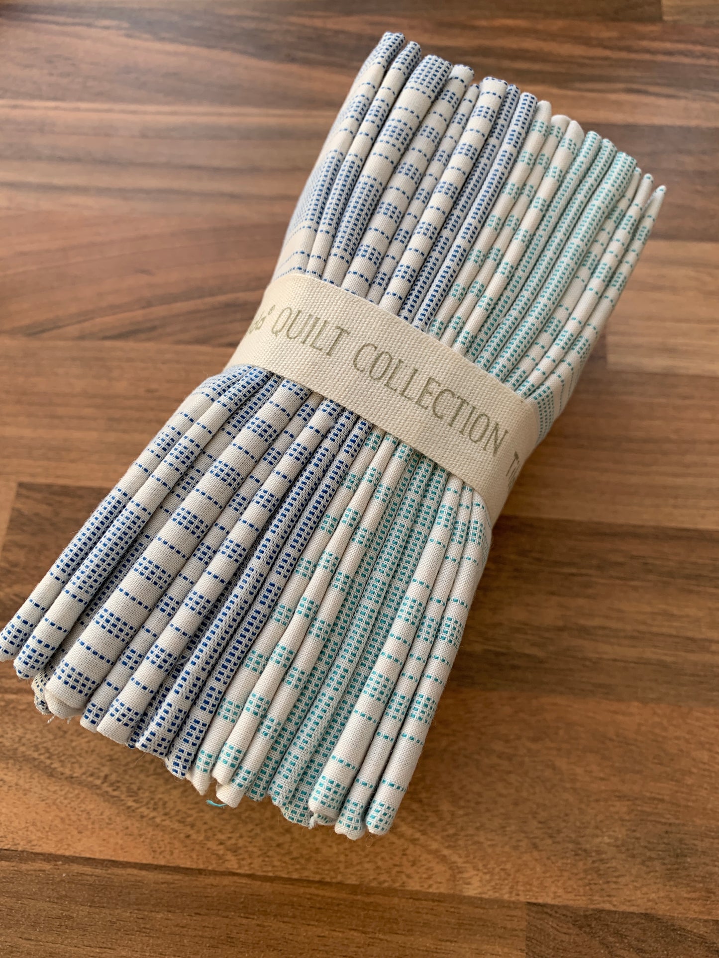 Tilda Basics - Fat Quarter Bundle - Tea Towel - Pale Green/Pale Blue