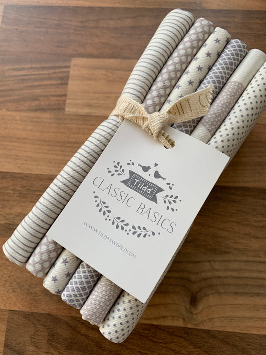 Tilda Classics - Fat Quarter Bundle - Grey
