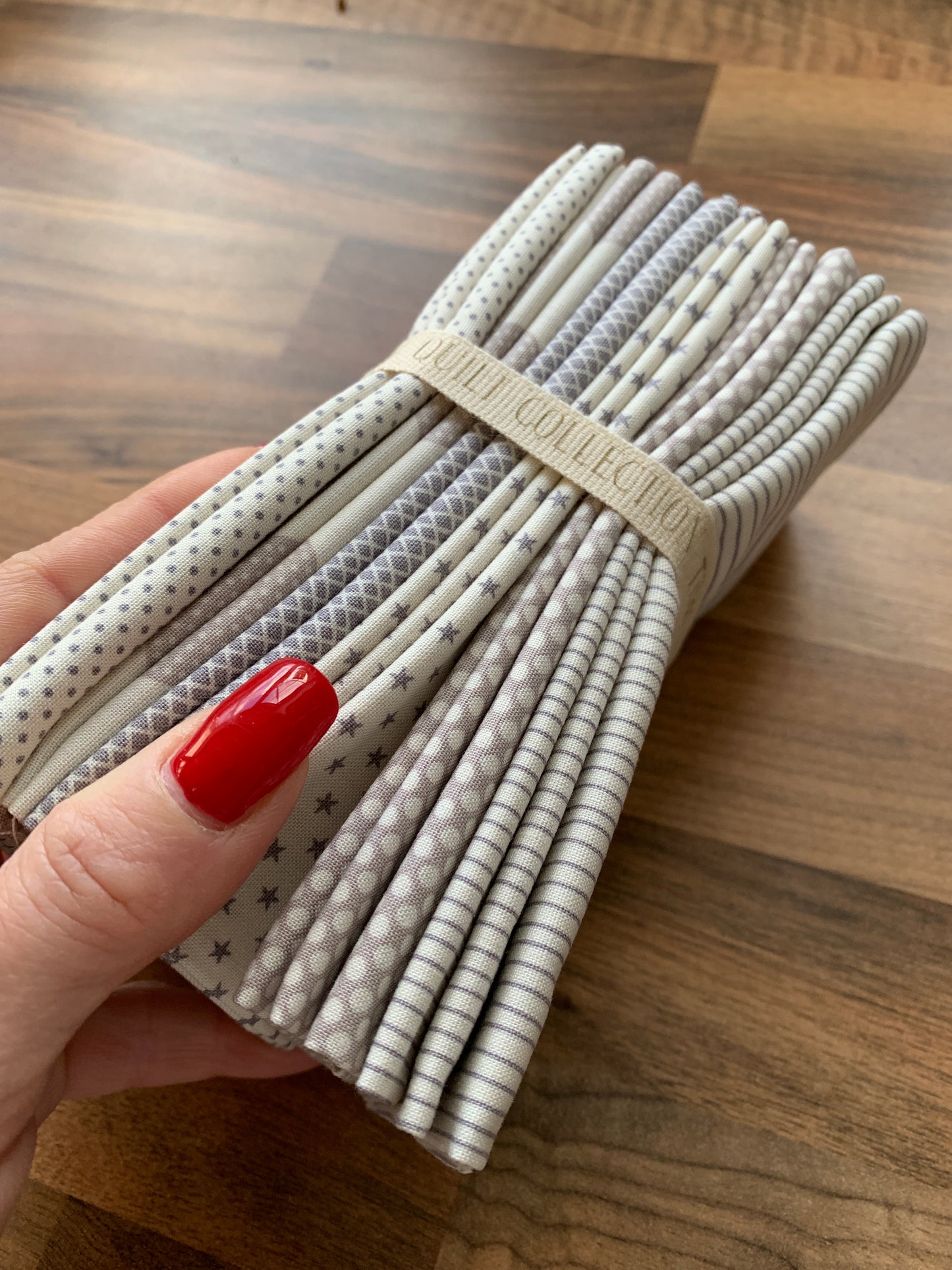 Tilda Classics - Fat Quarter Bundle - Grey