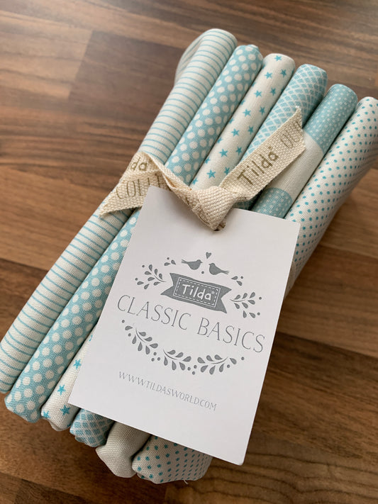 Tilda Classics - Fat Quarter Bundle - Sky Blue